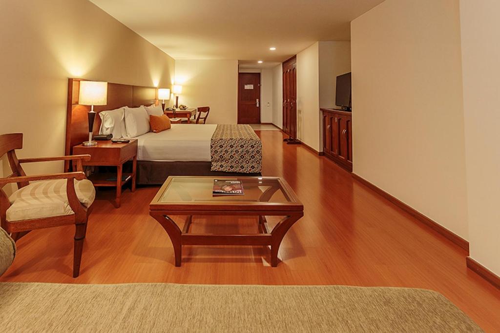 Posezení v ubytování Hotel Estelar Suites Jones