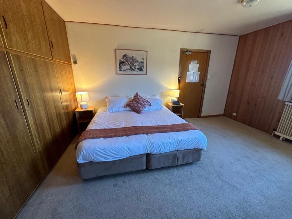 Кровать или кровати в номере Peer Gynt Ski Lodge