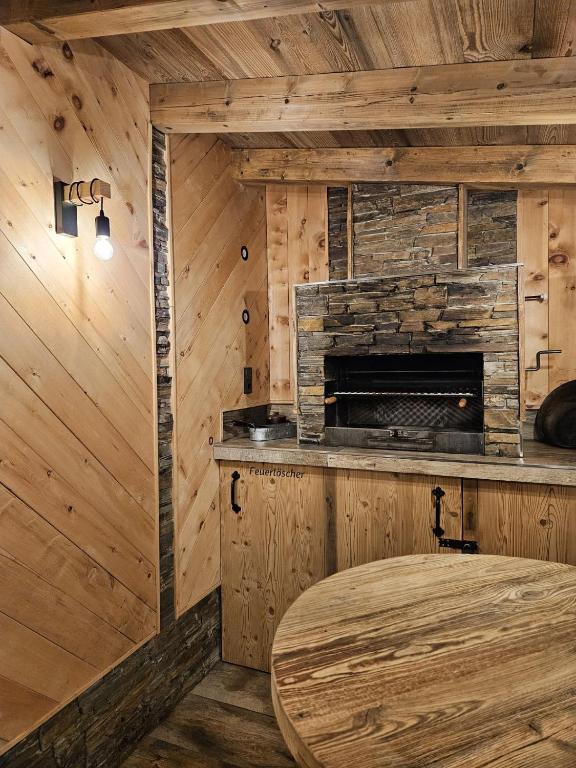 Kuchyň nebo kuchyňský kout v ubytování Luxus Apartment Nina mit Zirbenhütte