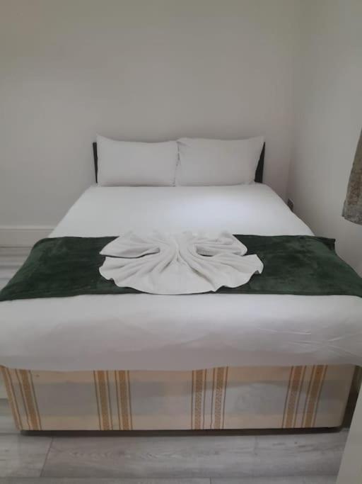 Gallery image of The w3 flat in London