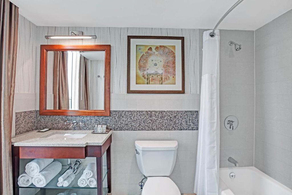 Wyndham Garden Chinatown - Executive Queen Room, High Floor