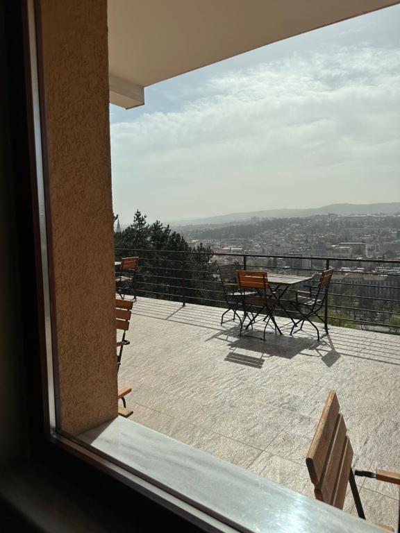 Balkón nebo terasa v ubytování Panoramic Cetatuie