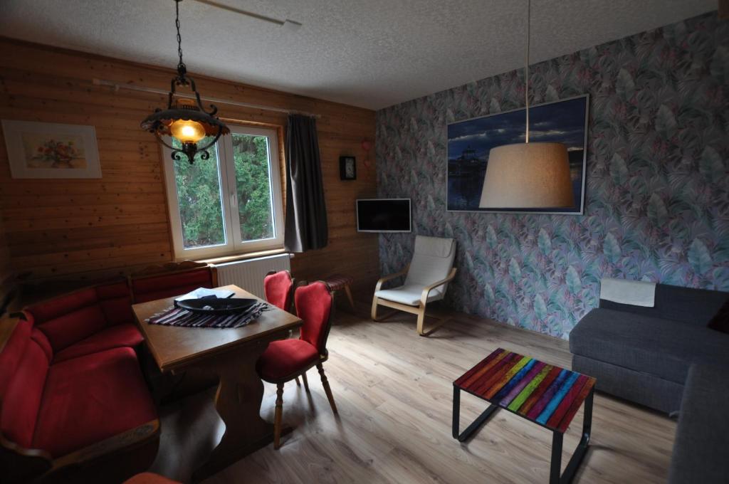 TV a/nebo společenská místnost v ubytování Kärnten Appartements