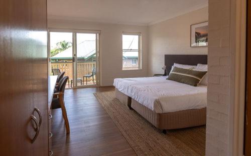 Wisemans Retreat - Deluxe Double Or Twin Room With Lake View