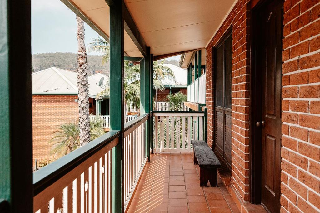 Wisemans Retreat - Superior Double Or Twin Room With Mountain View
