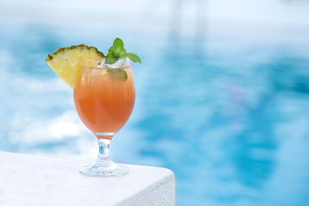 Nápoje v ubytování Maritimo Beach Hotel