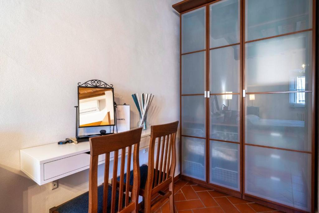 La Dimora nell'Anfiteatro Superior room and apartment Self check in Elevator Air Conditioning - 9