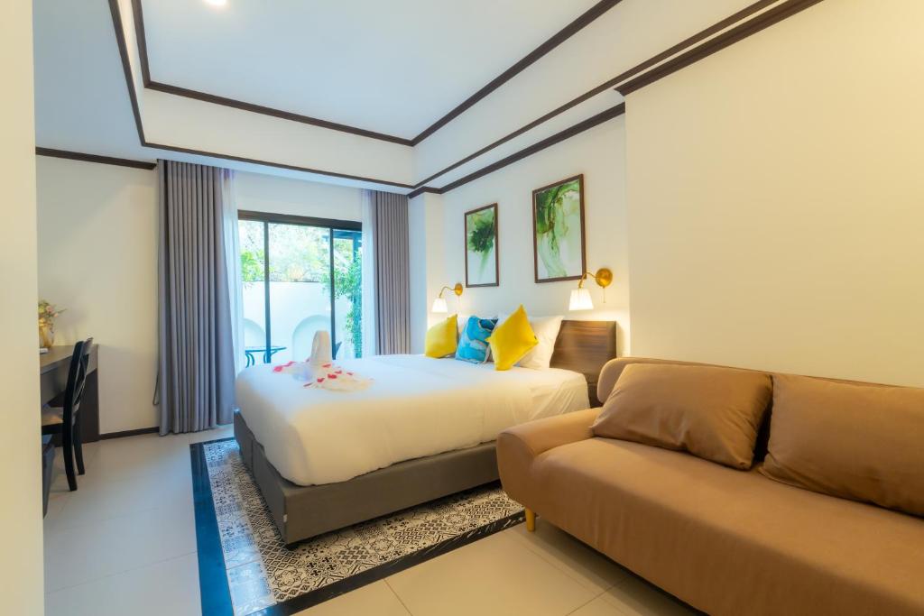 
Suite with Garden View
