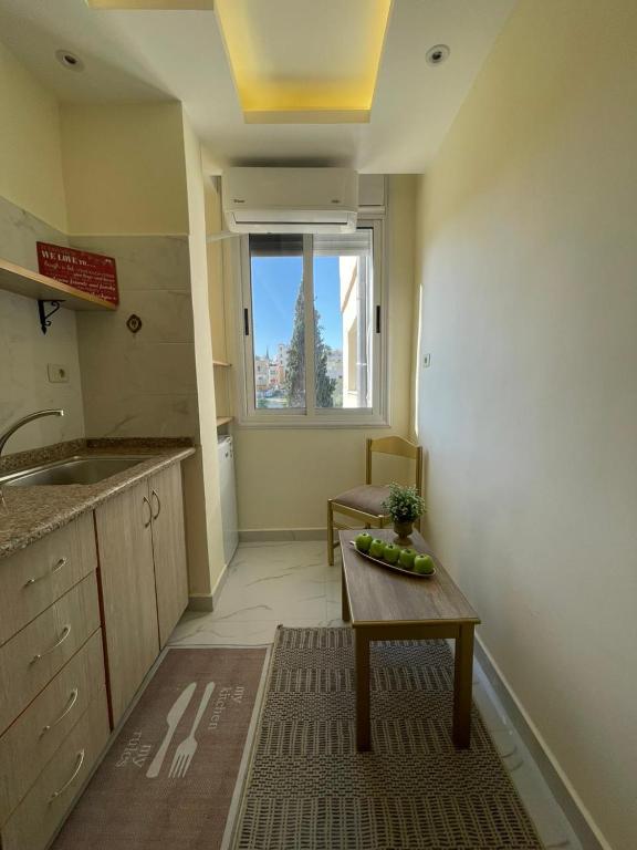 Kuchyň nebo kuchyňský kout v ubytování Classy Hostel