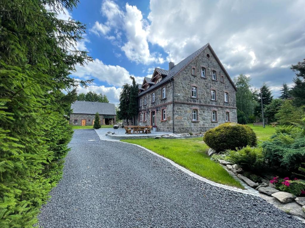 Το κτήριο όπου στεγάζεται  η παραθεριστική κατοικία