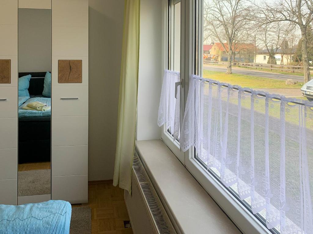 Top-moderne Ferienwohnung und Apartments auf früherem wunderschönen Bauernhof im Elbe-Elster-Kreis in Brandenburg bei Herzberg-Elster, Schönewalde, Holzdorf - Apartamento De Un Dormitorio