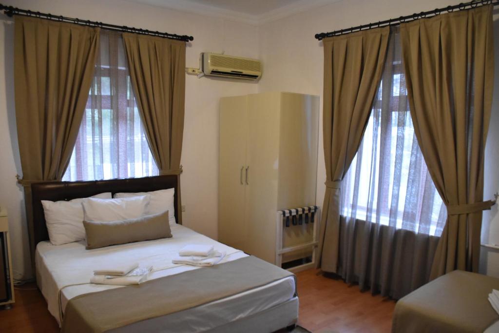 Sözer Otel - Habitación Familiar Con Vista Al Jardín
