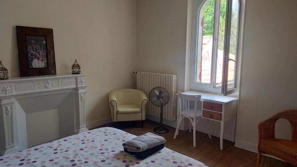 L'étape du Canal - Pèlerins, Randonneurs, Vacanciers - Chambre Double Avec Salle De Bains Privative