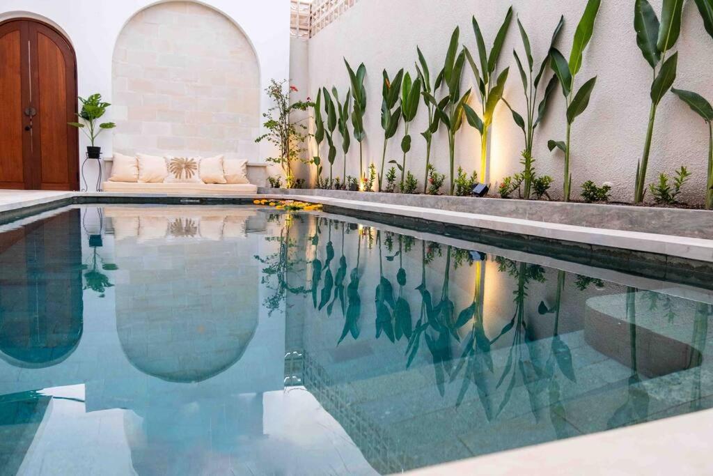 Bazén v ubytování Luxury villa evara nebo v jeho okolí