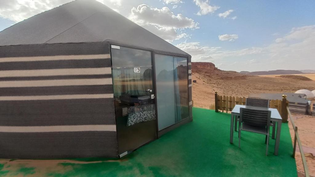 Příroda nedaleko luxury tent
