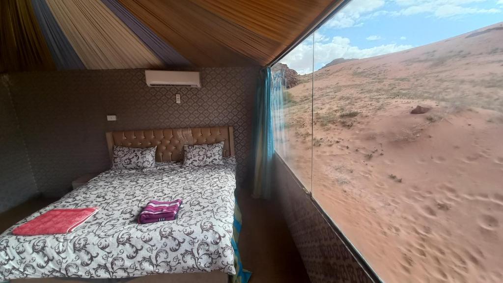 Postel nebo postele na pokoji v ubytování Sultan Luxury Camp