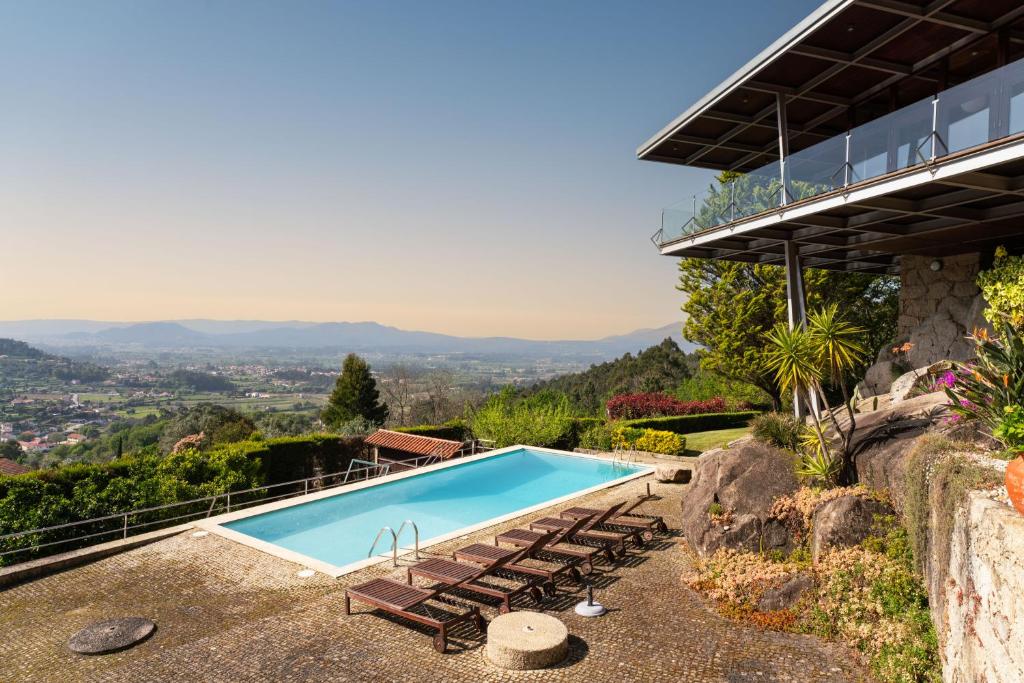 Host Wise - Luxurious House with Private Pool Amazing views, Geraz do ...