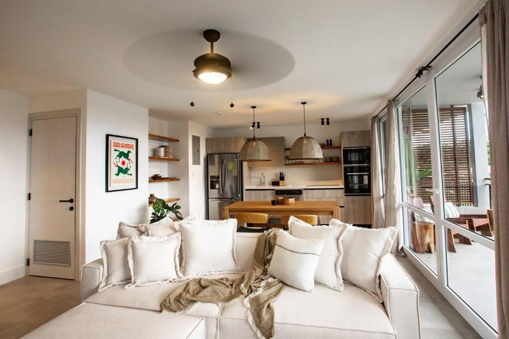 Гостиная зона в Blue Venao Beach Bliss Retreat / Condo E21