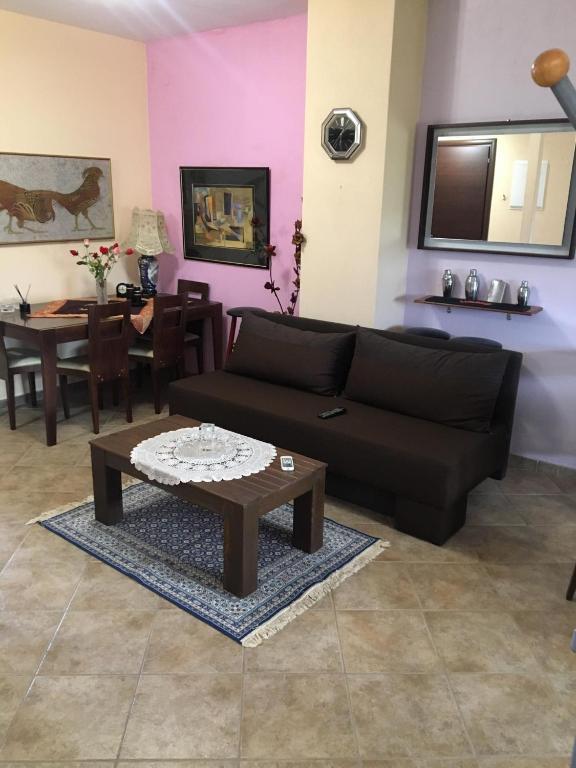 Posezení v ubytování SPIROS APARTMENTS