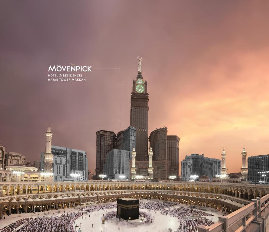 a rendering of a city with a clock tower w obiekcie Movenpick Makkah Hajar Tower w Mekce