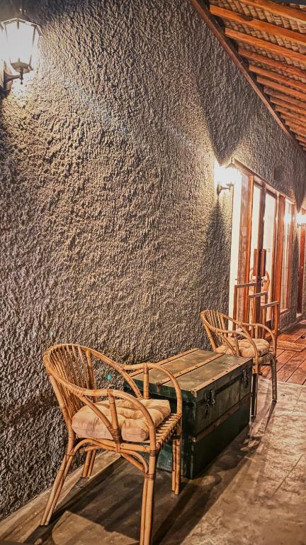 Posezení v ubytování Basa-basi Lodge