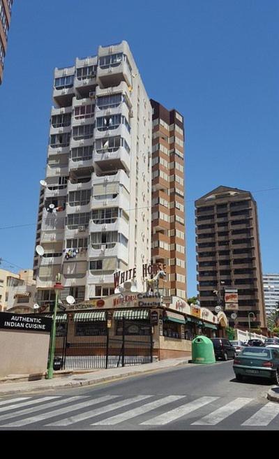 Budynek, w którym mieści się apartament