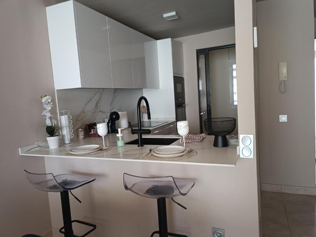 Kuchyňa alebo kuchynka v ubytovaní luxury homes apt valle del este resort, vera, garrucha,mojacar