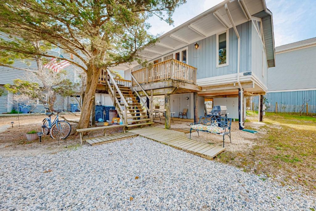 Ο χώρος παιχνιδιού για παιδιά στο Tower Shores --- 39578 Admiral Road