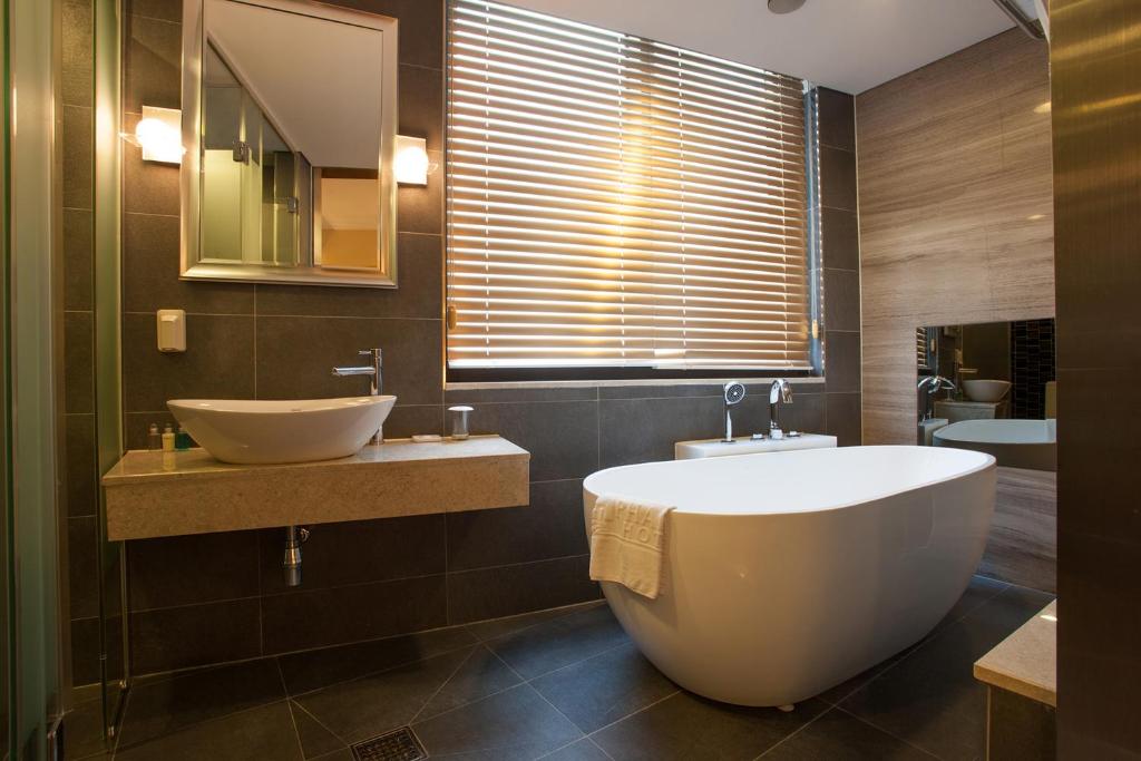 Koupelna v ubytování Hotel Pharos