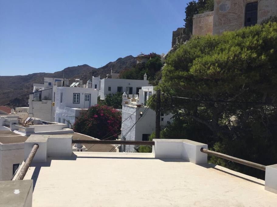 a view of a town with white buildings at School House with Panoramic View in Serifos Chora