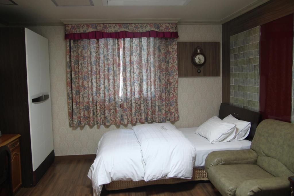 Gunsan Western Hotel - Deluxe Twin Room