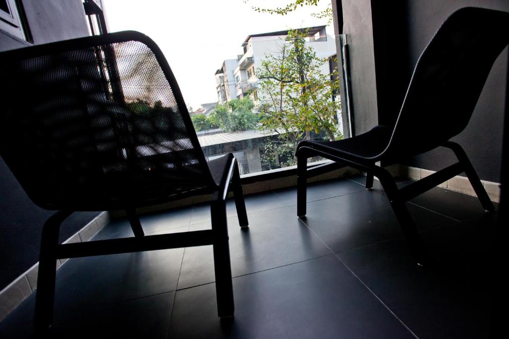 BED Phrasingh-Adults Only - 2