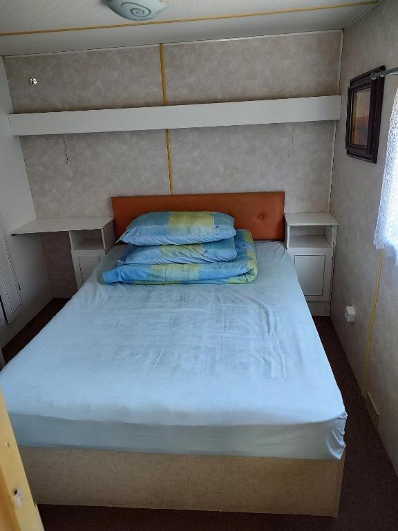 Postel nebo postele na pokoji v ubytování Domki holenderskie HEL