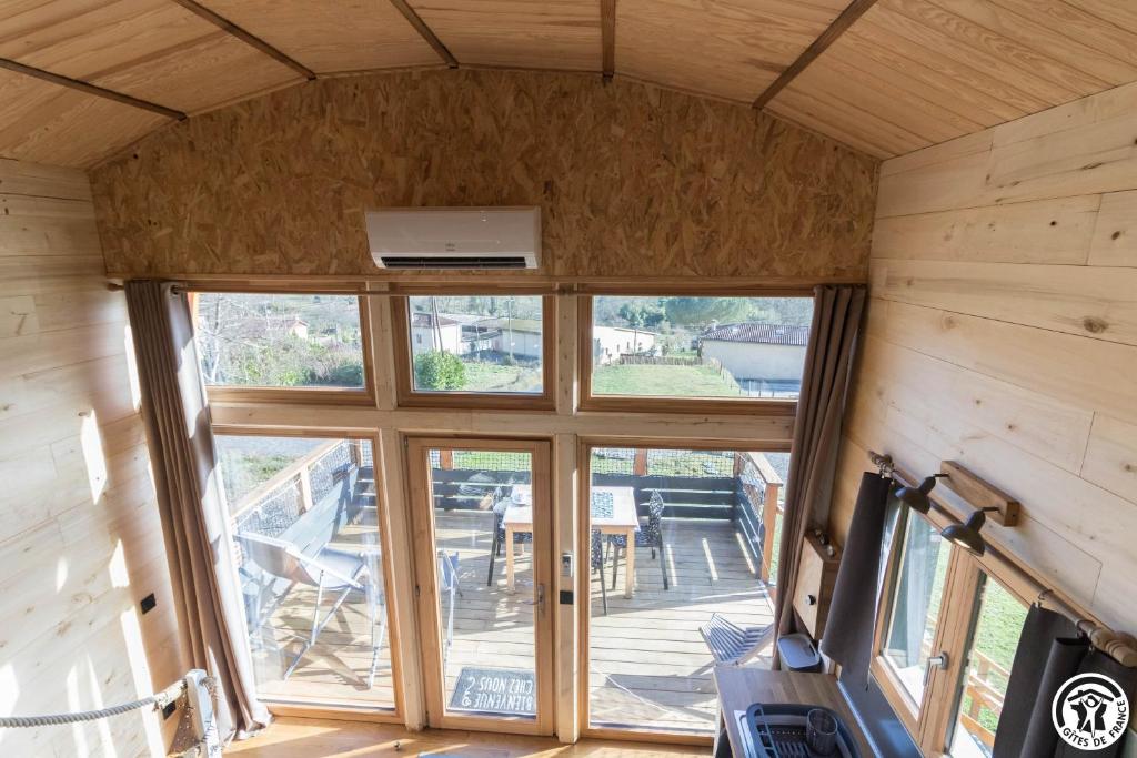 Balkón nebo terasa v ubytování Gîte cabane insolite Pyrénées