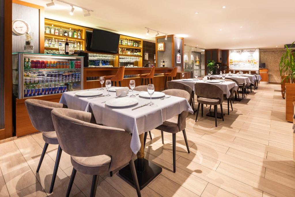A restaurant or other place to eat at Vicenza Hotel Istanbul Old City