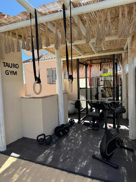 Fitness centrum a/nebo fitness zařízení v ubytování Luxury B&B Villa Tauro