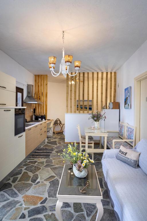 Cuina o zona de cuina de Aegean View - Seaside Apartment in Syros