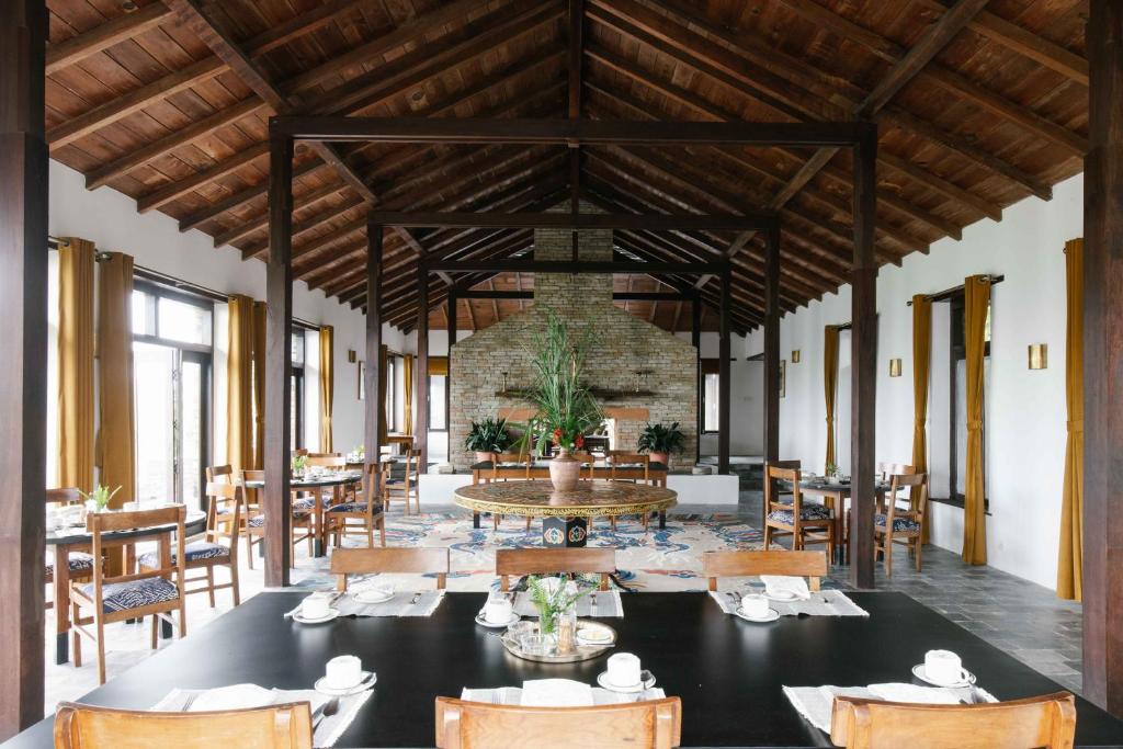 Restaurace v ubytování Tiger Mountain Pokhara Lodge
