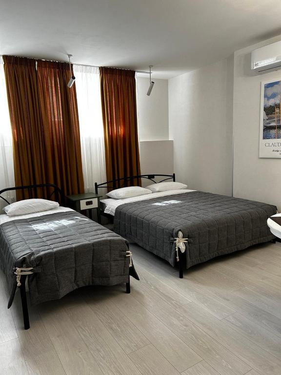 Gosudar Hotel - Family Studio