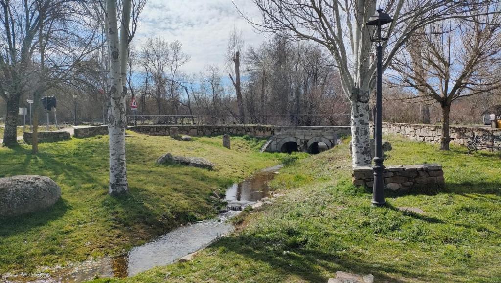 Jardín al aire libre en Alojamientos La Dehesa