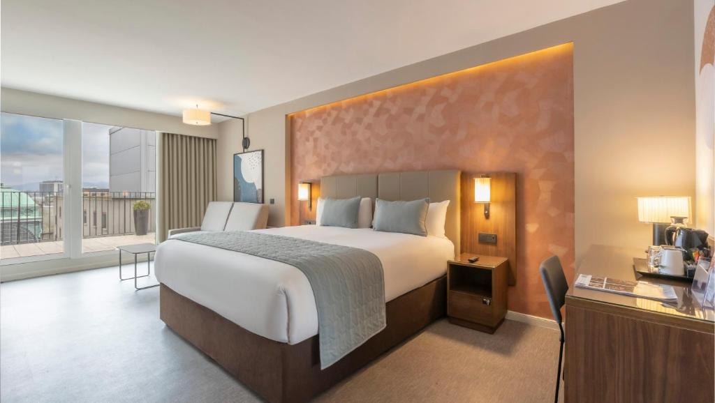 Riu Plaza The Gresham Dublin - Deluxe Family King With Terrace