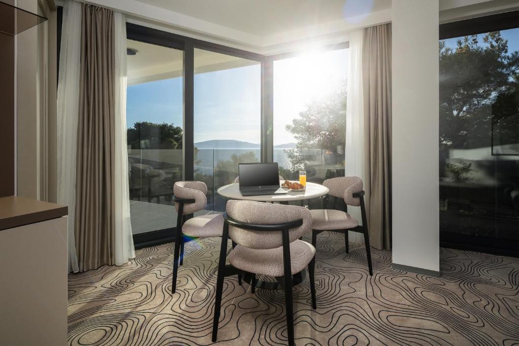 SeeSea Hotel - Deluxe Suite With Sea View