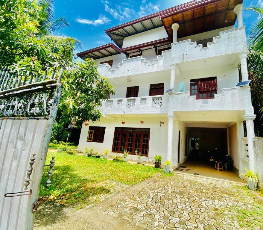 a view of the front of the house at Hamba Hostel for Safari in Hambantota