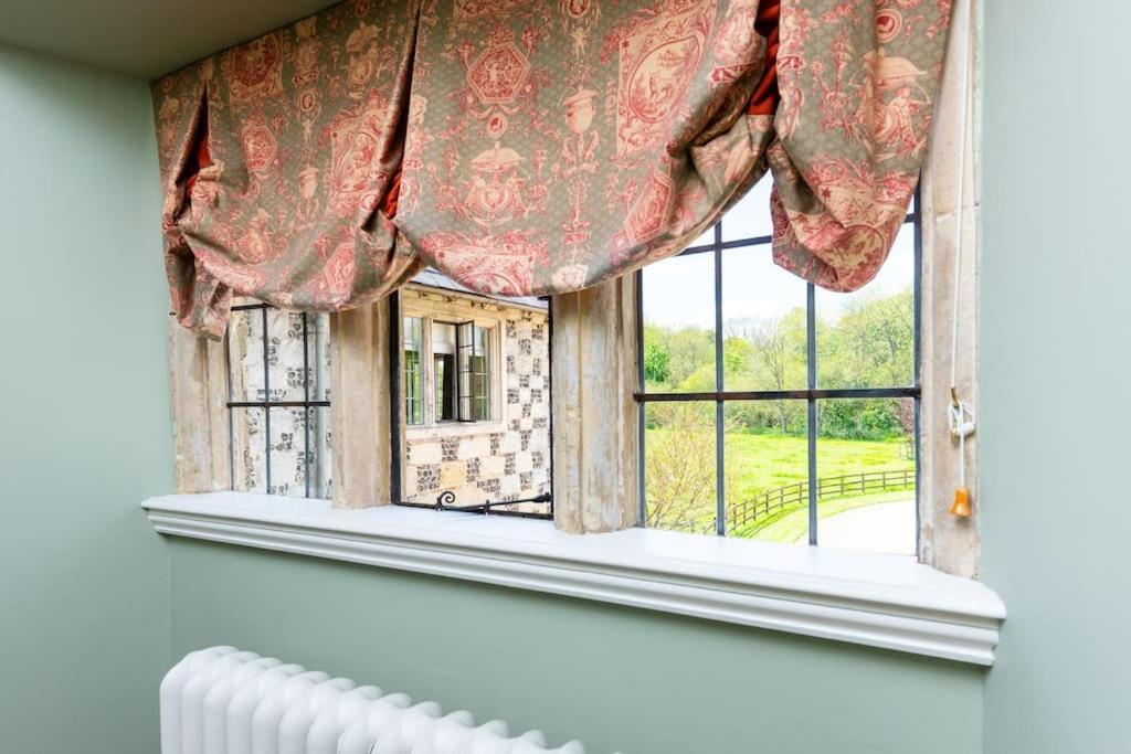 Manor Estate - Two Accommodation Wings - Sleeps 14 - Appartement