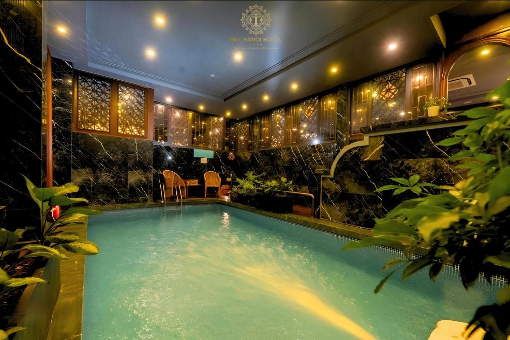 Bazén v ubytování Rex Hanoi Hotel nebo v jeho okolí