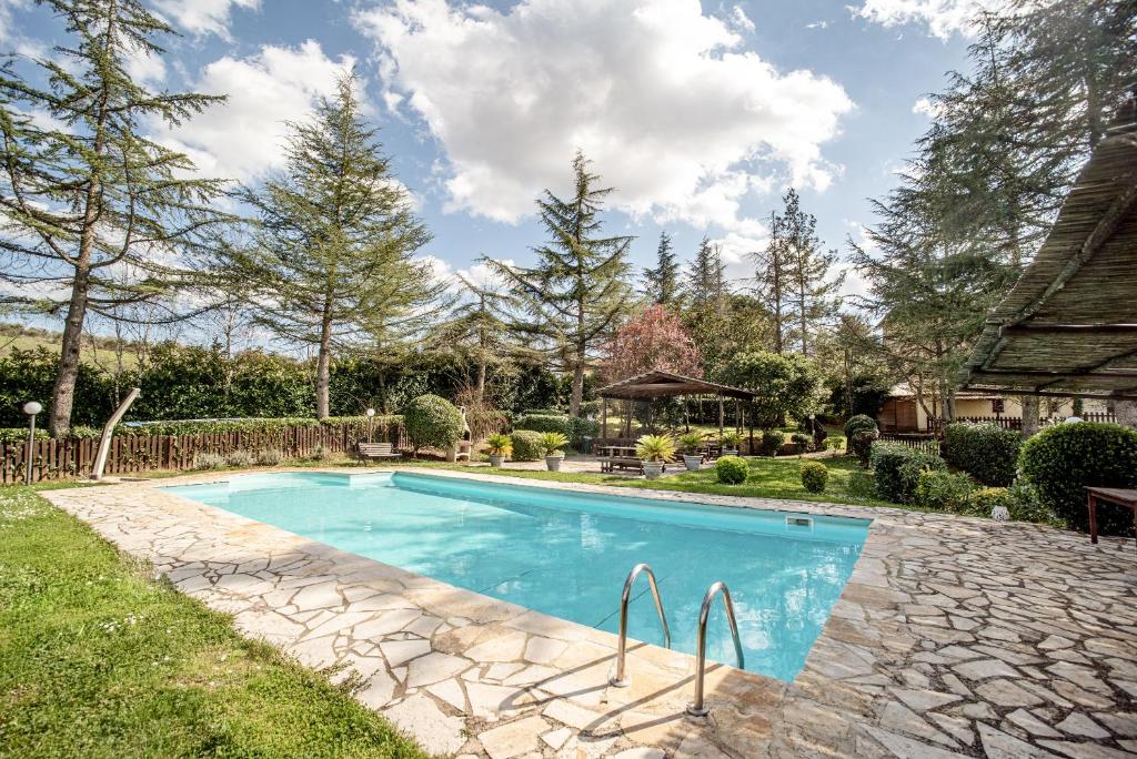The swimming pool at or close to Magnolia ad Antico Casale '700