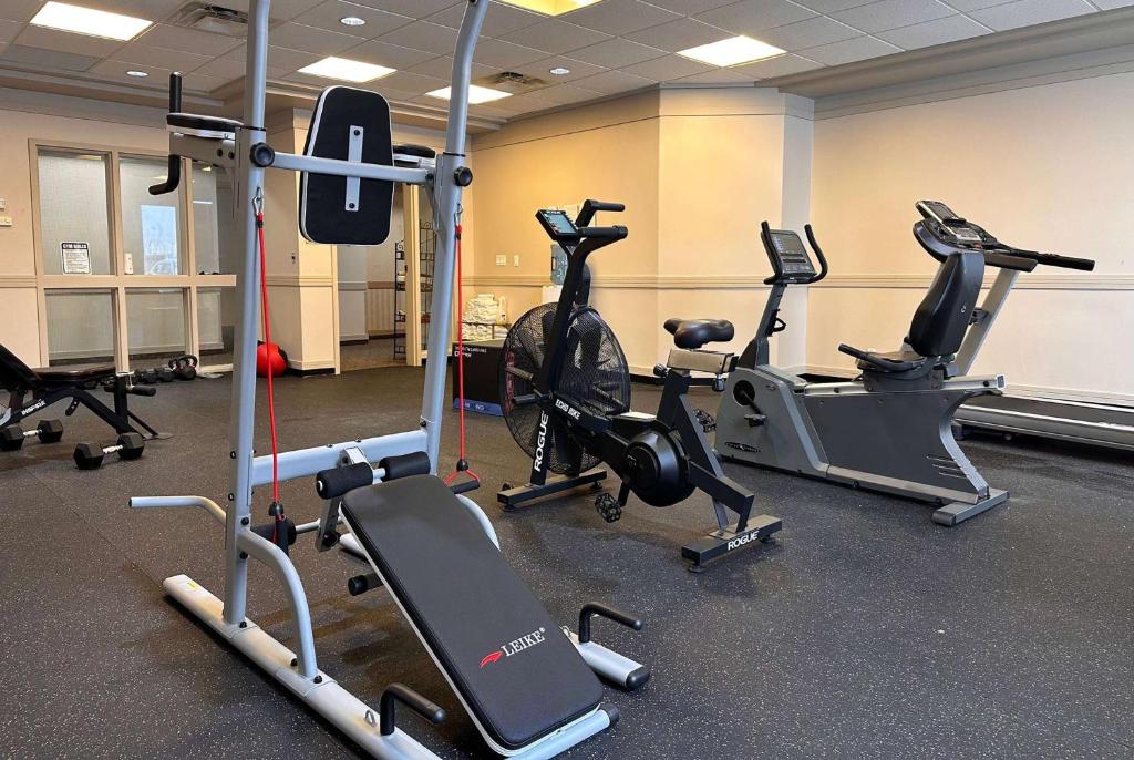 Gimnasio o equipo deportivo en Ramada by Wyndham Estevan