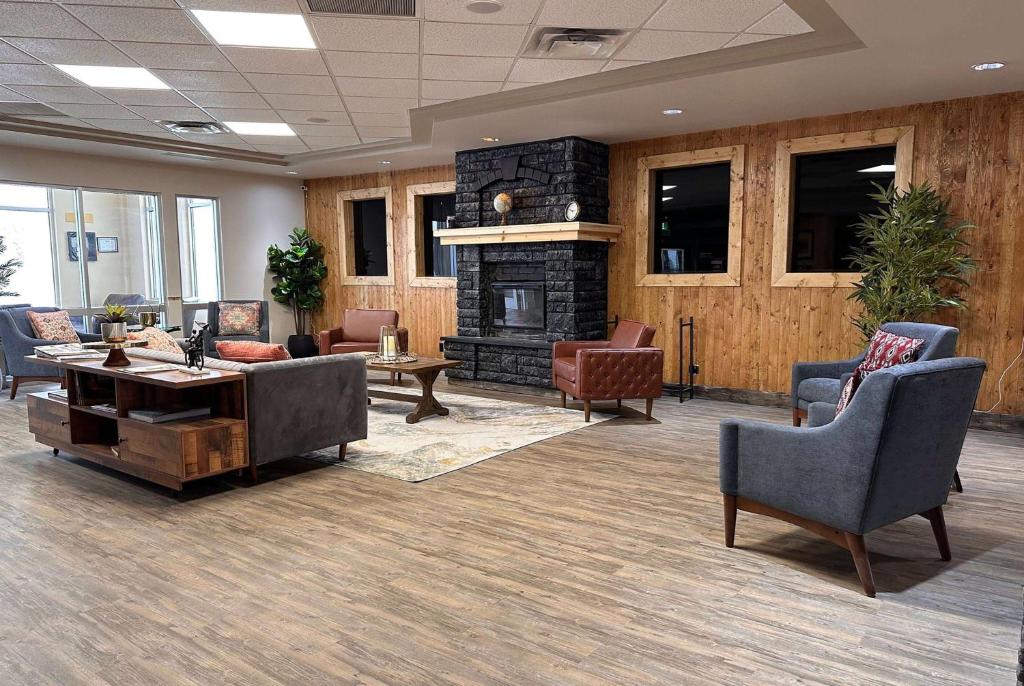 Un lugar para sentarse en Ramada by Wyndham Estevan