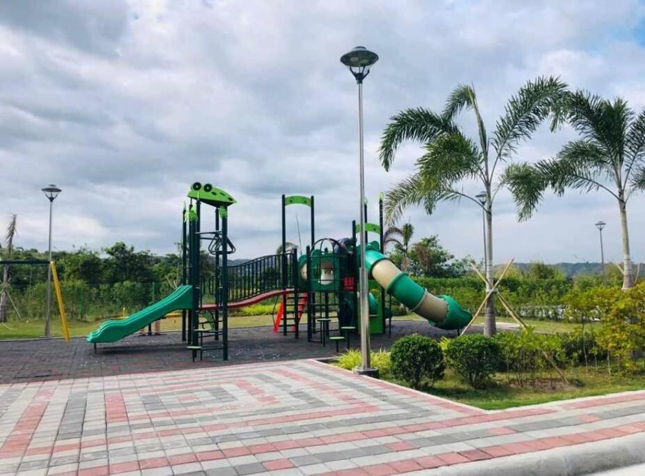 Imagen de la galería de Spacious Minimalist Studio in Clark, en Pampang