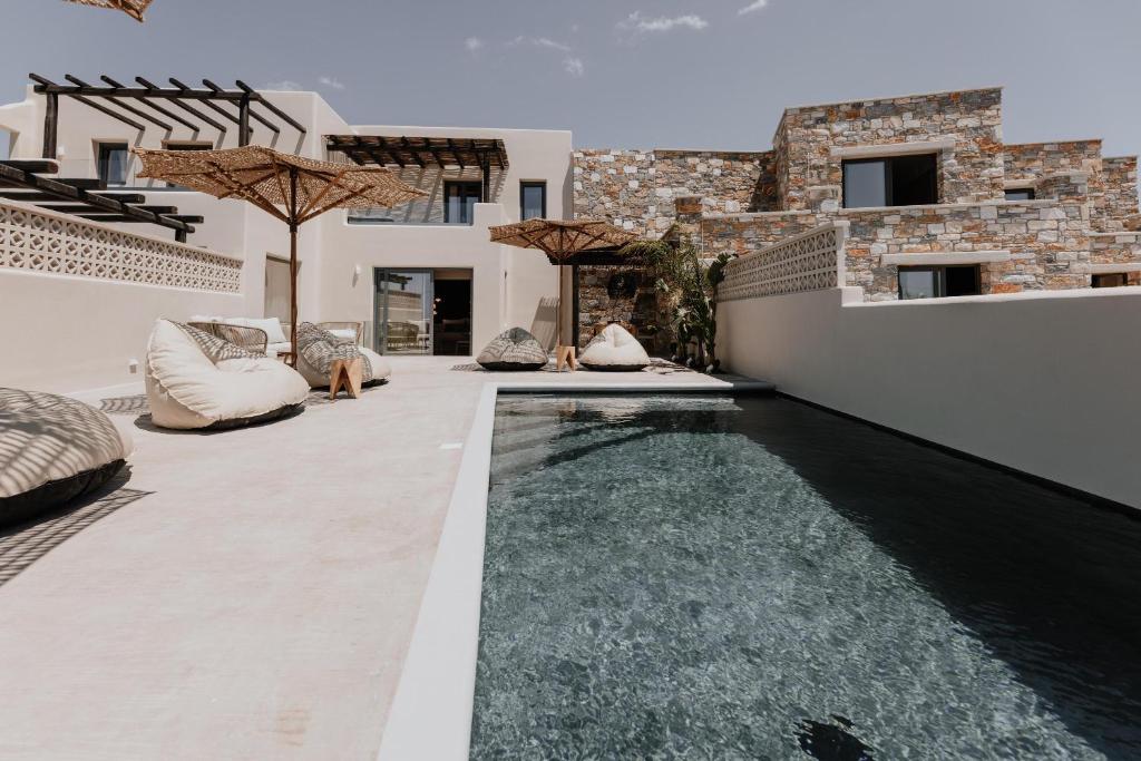 Bazén v ubytování ONYM Curated Villas nebo v jeho okolí